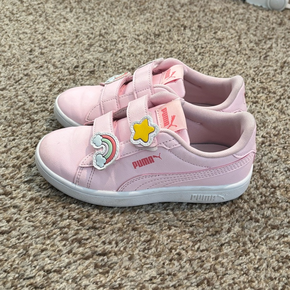 EUC Puma sneakers